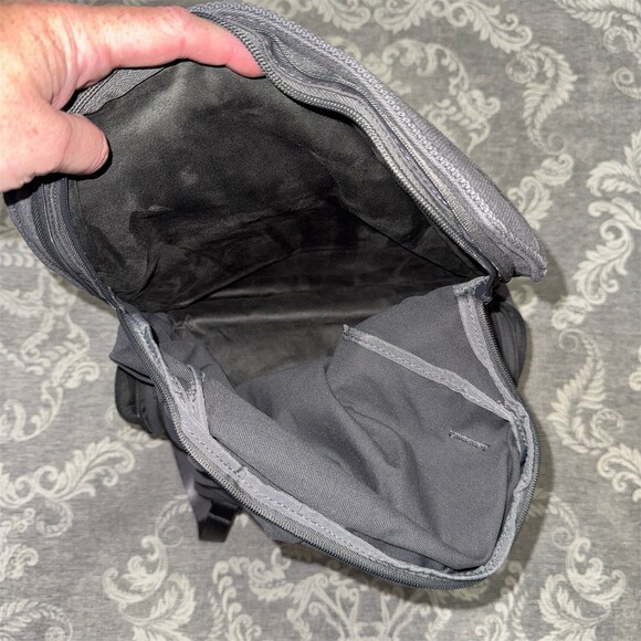 DJI Convertible Carrying Bag for Mavic 3 Drone Gray Messenger Backpack - Picture 6 of 9